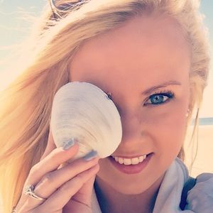 Meet your Posher, Holly